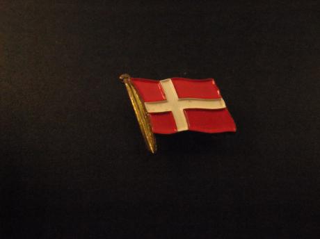Deense vlag rood met een wit Scandinavisch kruis